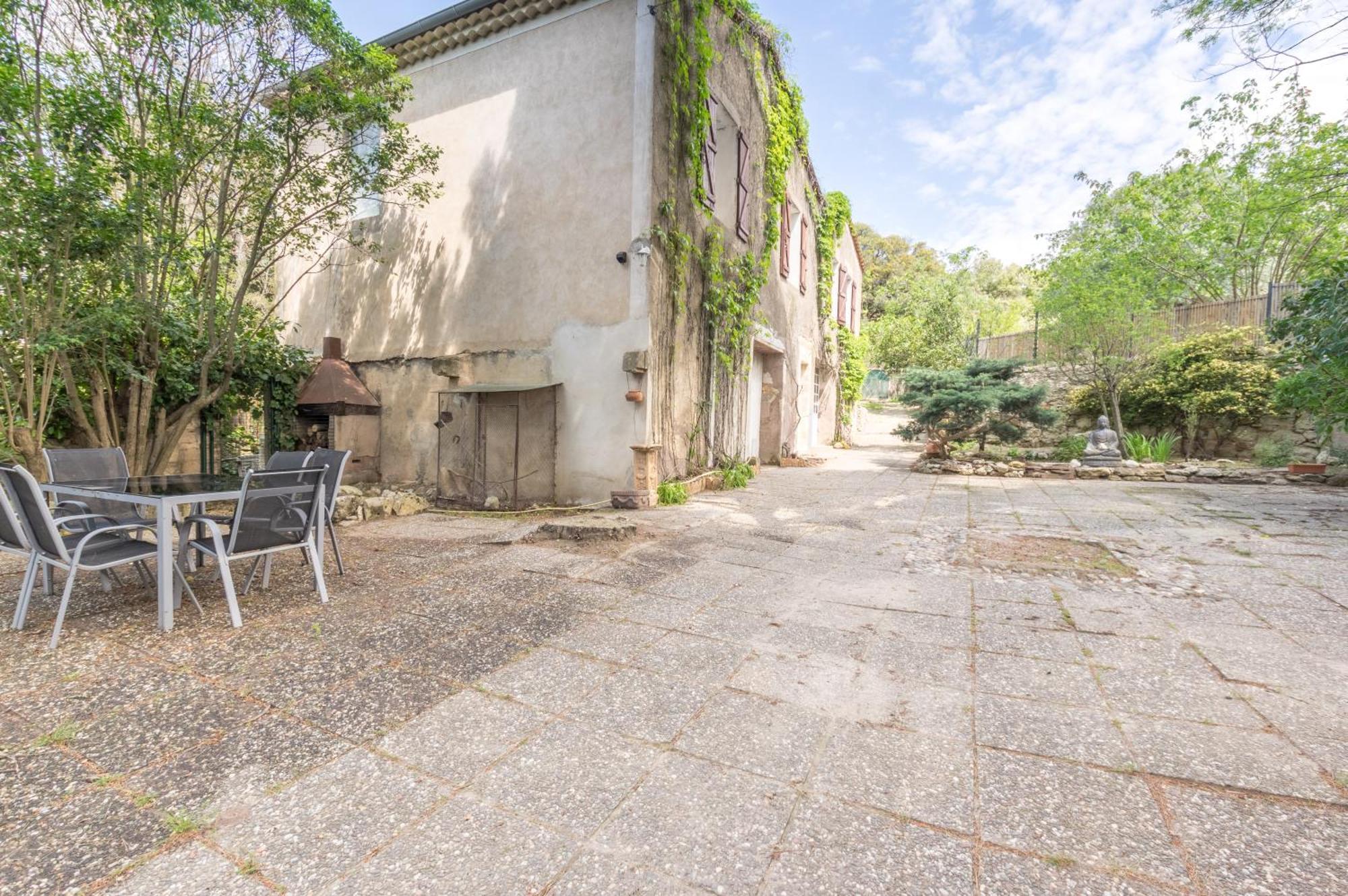 Maison Avec Piscine Location De Vacances Ferme Pedagogique Du Dolmen Le Pouget Exteriör bild