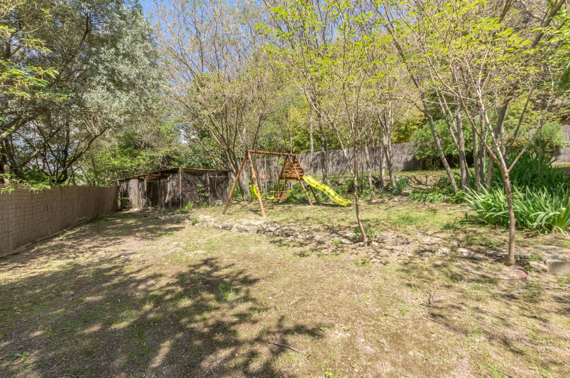 Maison Avec Piscine Location De Vacances Ferme Pedagogique Du Dolmen Le Pouget Exteriör bild